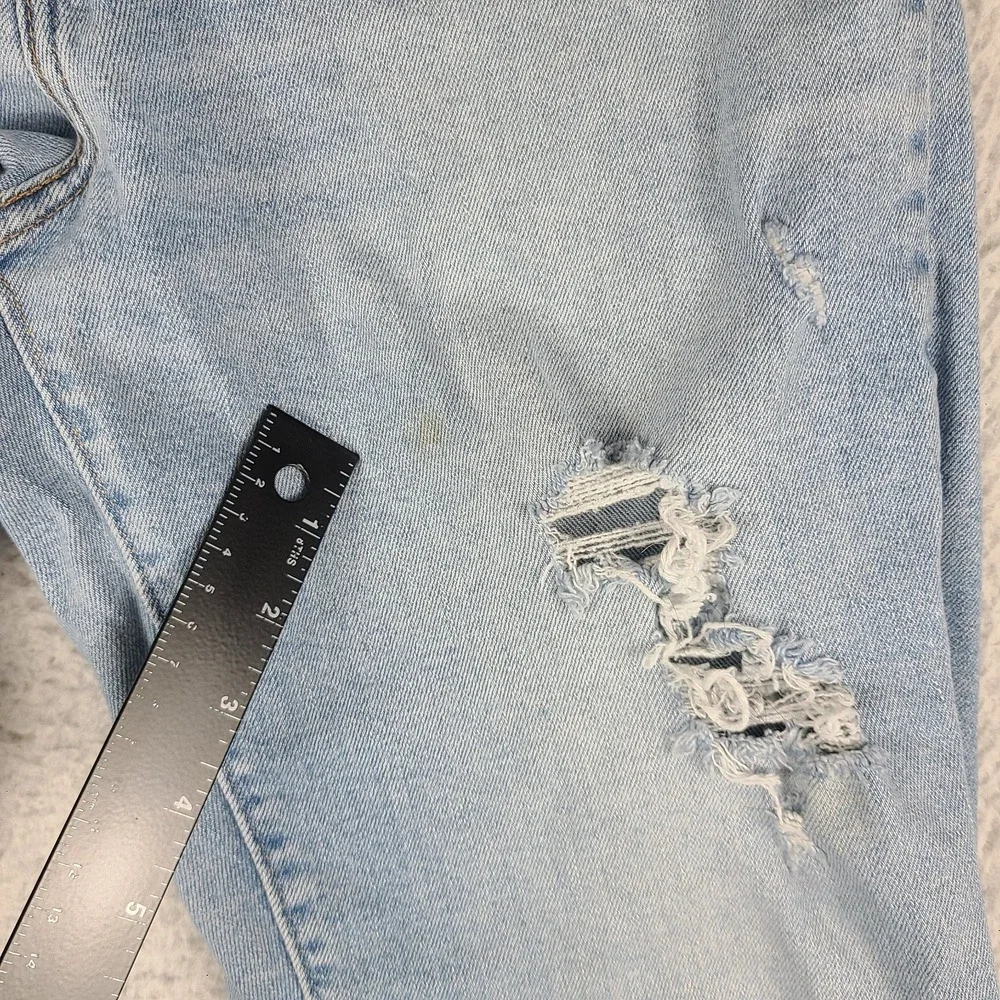 Levi's SilverTab Jeans Womens 29x27 Blue Mom Jean Distress Light Wash Waterless*